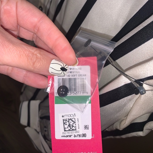 Vince Camuto, cream/black button down. Women’s L $20 - Picture 4 of 7